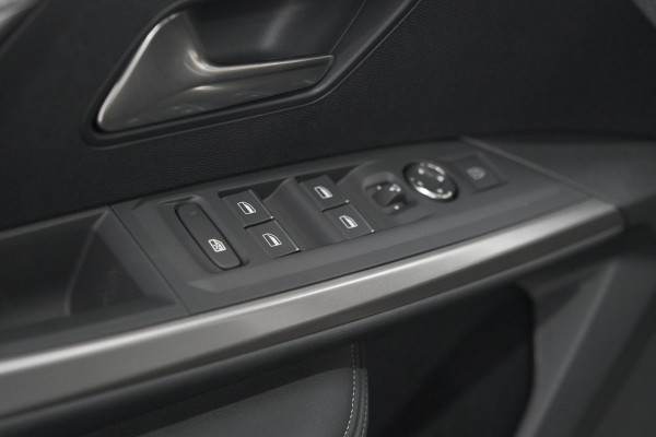 Peugeot 5008 HYbrid 145 e-DCS6 GT | Panoramadak | Camera | Elektrische Achterklep | Adaptieve Cruise Control
