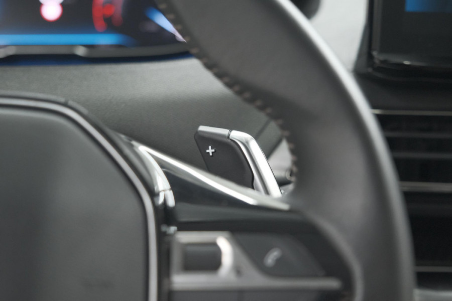 Peugeot 5008 PureTech 130 EAT8 Active Pack | 7 Zitplaatsen | Apple Carplay | Parkeersensoren | Navigatie