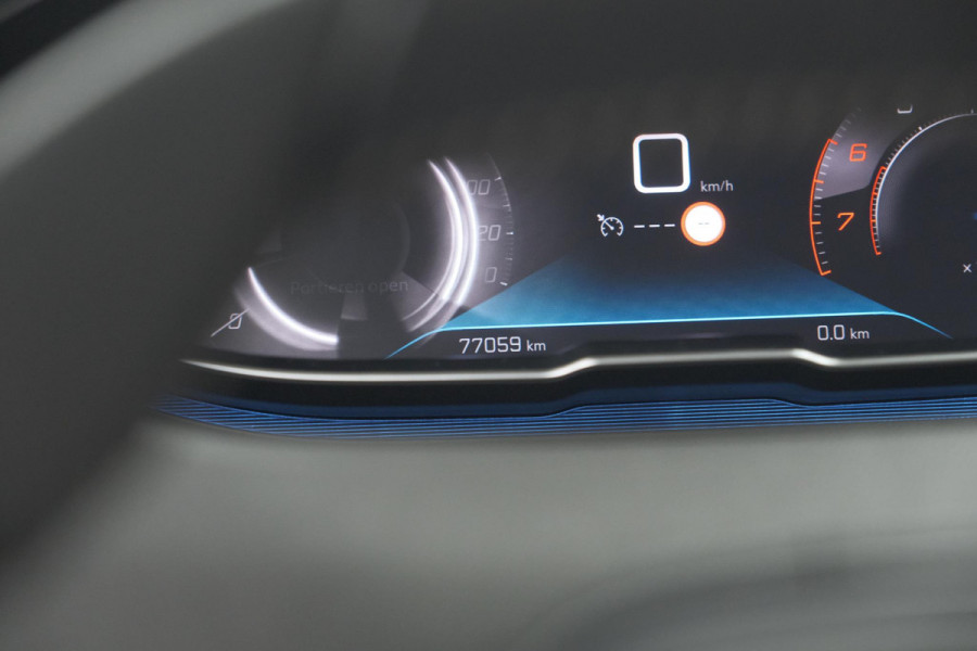 Peugeot 5008 PureTech 130 EAT8 Active Pack | 7 Zitplaatsen | Apple Carplay | Parkeersensoren | Navigatie