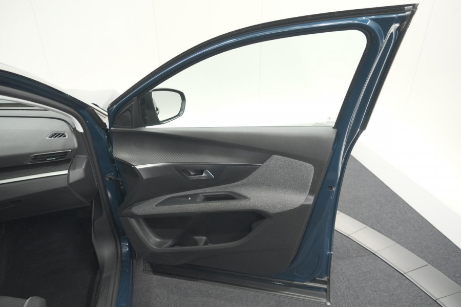Peugeot 5008 PureTech 130 EAT8 Active Pack | 7 Zitplaatsen | Apple Carplay | Parkeersensoren | Navigatie