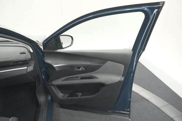 Peugeot 5008 PureTech 130 EAT8 Active Pack | 7 Zitplaatsen | Apple Carplay | Parkeersensoren | Navigatie
