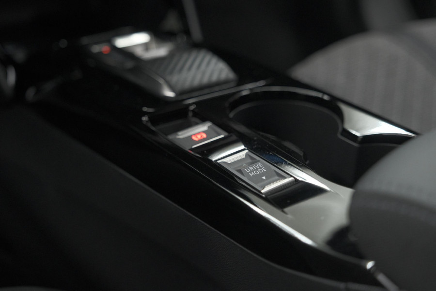 Peugeot 2008 Hybrid 136 e-DCS6 Allure | 360 Camera | Adaptieve Cruise Control | Dodehoekdetectie | Apple Carplay