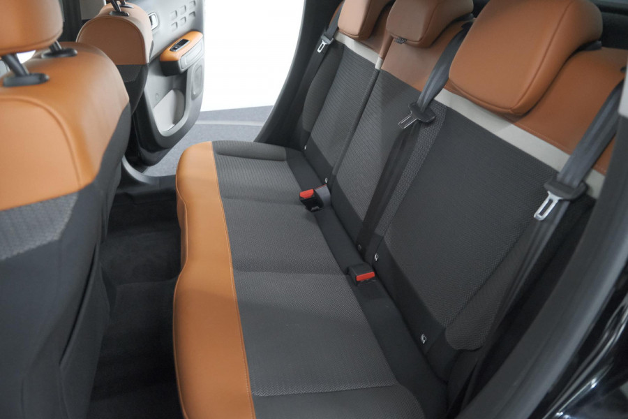 Citroën C3 PureTech 110 S&S Shine | Trekhaak | Parkeersensoren | Navigatie | Apple Carplay