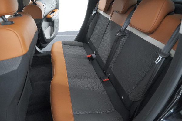 Citroën C3 PureTech 110 S&S Shine | Trekhaak | Parkeersensoren | Navigatie | Apple Carplay