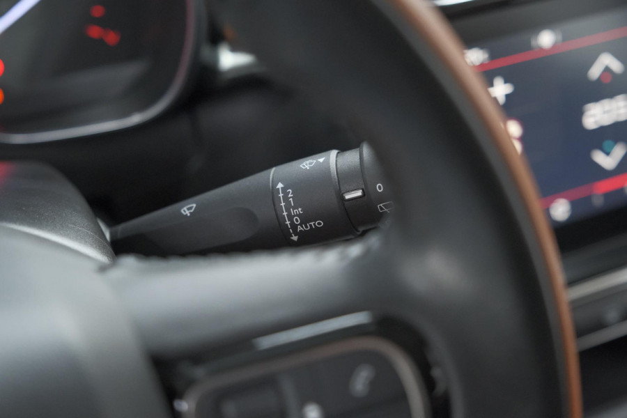 Citroën C3 PureTech 110 S&S Shine | Trekhaak | Parkeersensoren | Navigatie | Apple Carplay