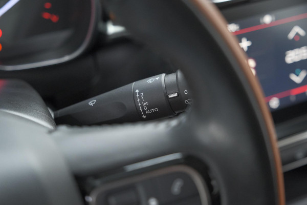 Citroën C3 PureTech 110 S&S Shine | Trekhaak | Parkeersensoren | Navigatie | Apple Carplay