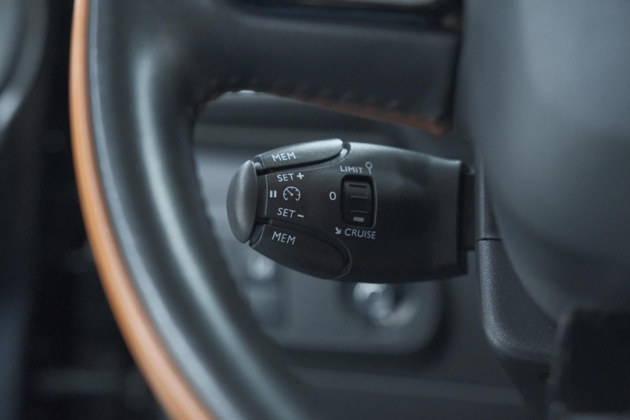 Citroën C3 PureTech 110 S&S Shine | Trekhaak | Parkeersensoren | Navigatie | Apple Carplay