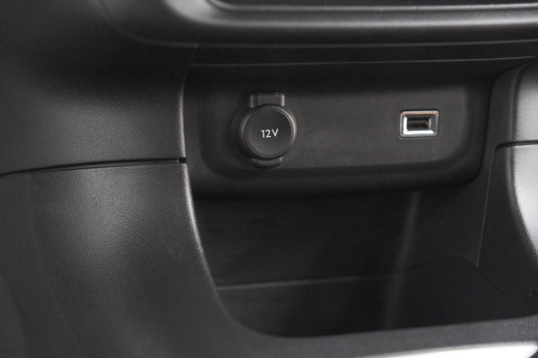 Citroën C3 PureTech 110 S&S Shine | Trekhaak | Parkeersensoren | Navigatie | Apple Carplay