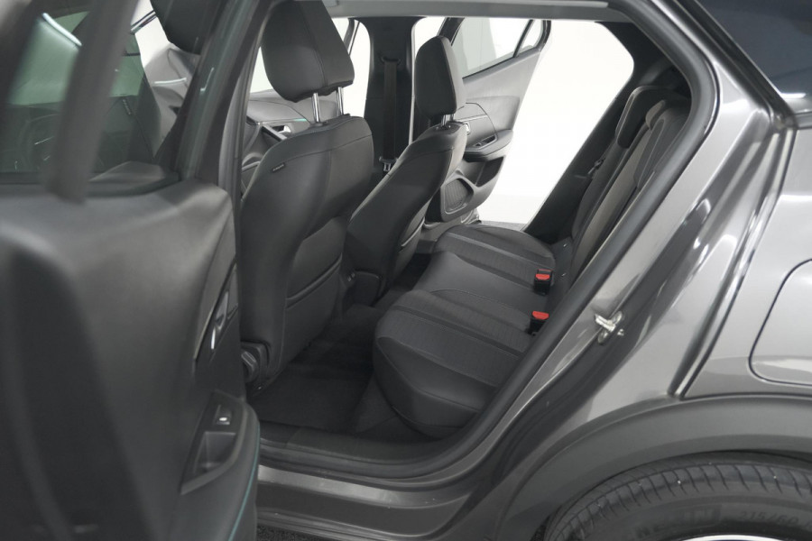 Peugeot 2008 PureTech 130 EAT8 Allure Pack | Stoelverwarming | Adaptieve Cruise Control | Camera