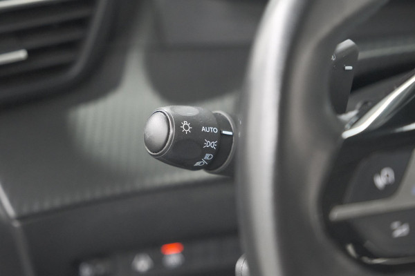 Peugeot 2008 PureTech 130 EAT8 Allure Pack | Stoelverwarming | Adaptieve Cruise Control | Camera