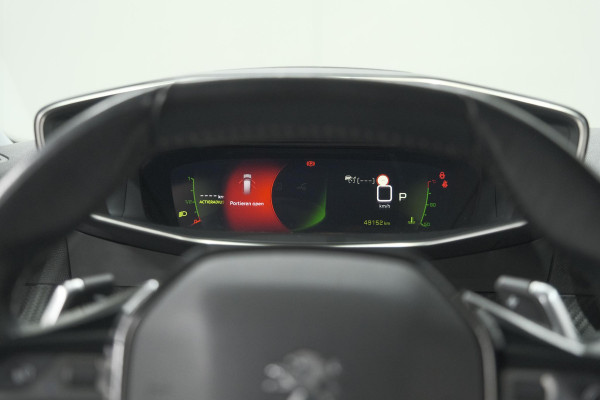 Peugeot 2008 PureTech 130 EAT8 Allure Pack | Stoelverwarming | Adaptieve Cruise Control | Camera