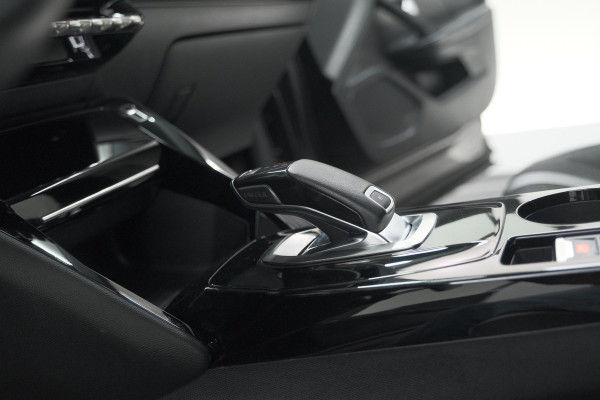 Peugeot 2008 PureTech 130 EAT8 Allure Pack | Stoelverwarming | Adaptieve Cruise Control | Camera