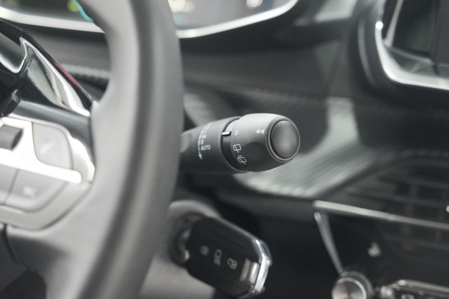 Peugeot 208 PureTech 100 EAT8 Allure Pack | Camera | Apple Carplay | Parkeersensoren