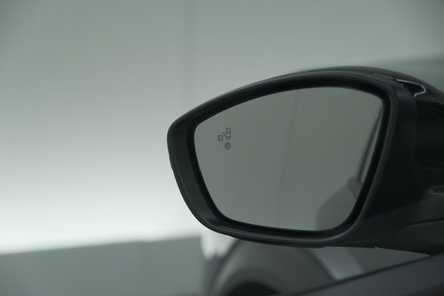 Peugeot 2008 Hybrid 145 e-DCS6 Allure | 360 Camera | Adaptieve Cruise Control | Dodehoekdetectie | Navigatie
