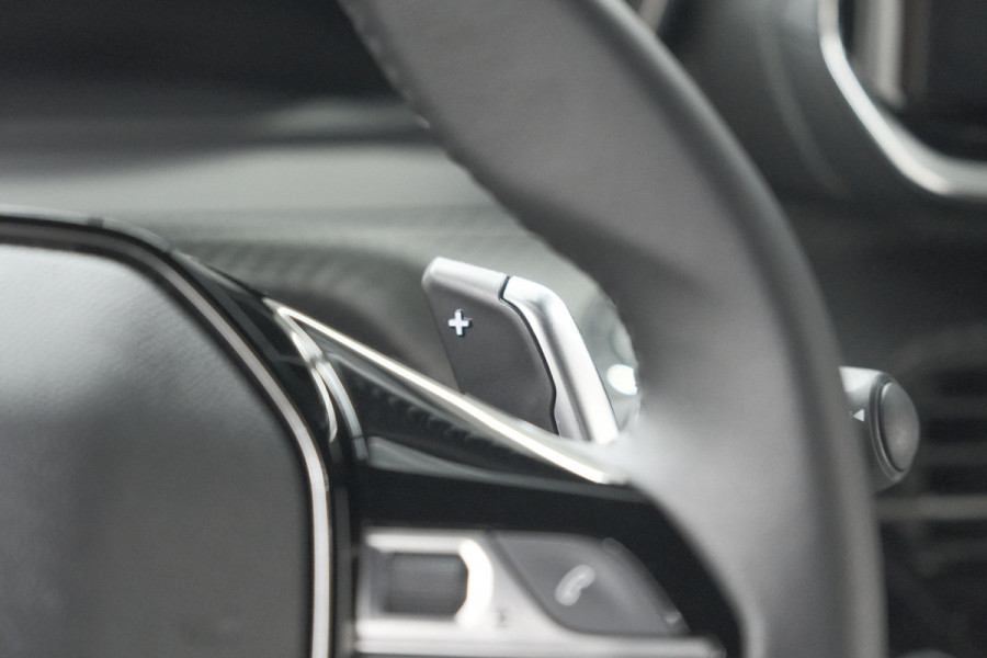 Peugeot 2008 Hybrid 145 e-DCS6 Allure | 360 Camera | Adaptieve Cruise Control | Dodehoekdetectie | Navigatie