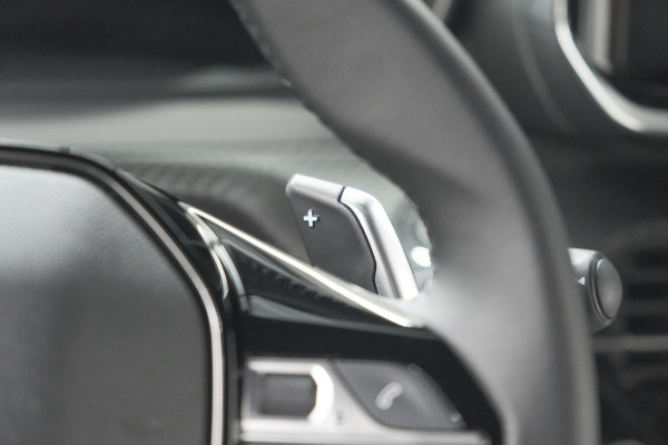 Peugeot 2008 Hybrid 145 e-DCS6 Allure | 360 Camera | Adaptieve Cruise Control | Dodehoekdetectie | Navigatie
