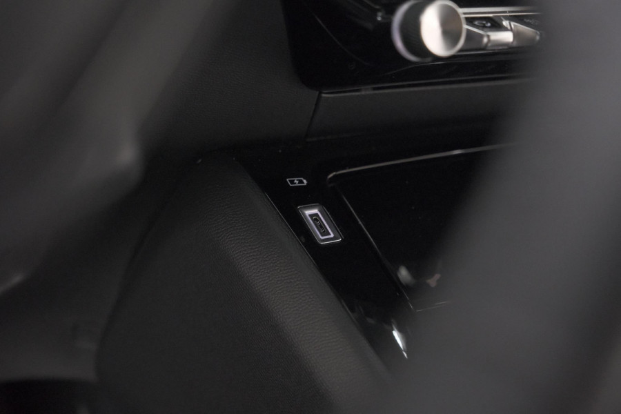 Peugeot 2008 Hybrid 145 e-DCS6 Allure | 360 Camera | Adaptieve Cruise Control | Dodehoekdetectie | Navigatie