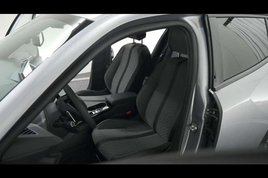 Peugeot 2008 PureTech 130 EAT8 Allure | 360 Camera | Dodehoekdetectie | Stoelverwarming | Apple Carplay