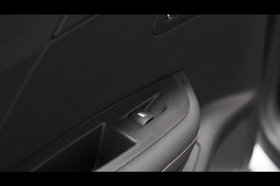 Peugeot 2008 PureTech 130 EAT8 Allure | 360 Camera | Dodehoekdetectie | Stoelverwarming | Apple Carplay