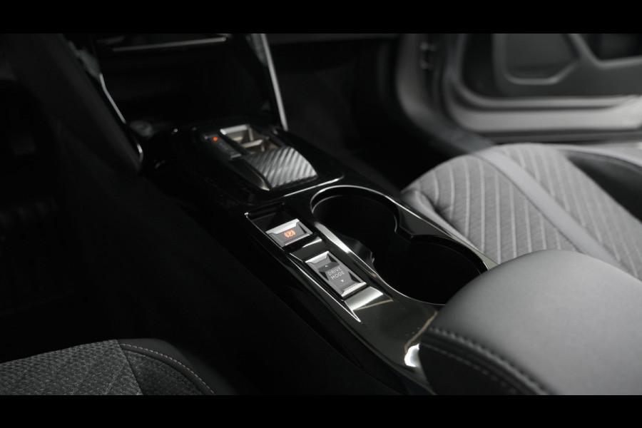 Peugeot 2008 PureTech 130 EAT8 Allure | 360 Camera | Dodehoekdetectie | Stoelverwarming | Apple Carplay