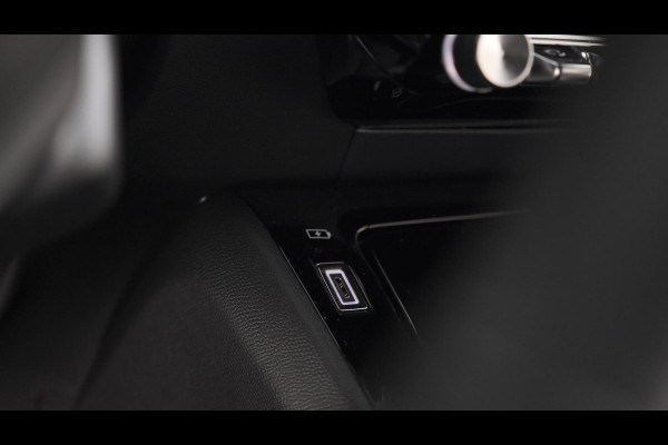 Peugeot 2008 PureTech 130 EAT8 Allure | 360 Camera | Dodehoekdetectie | Stoelverwarming | Apple Carplay