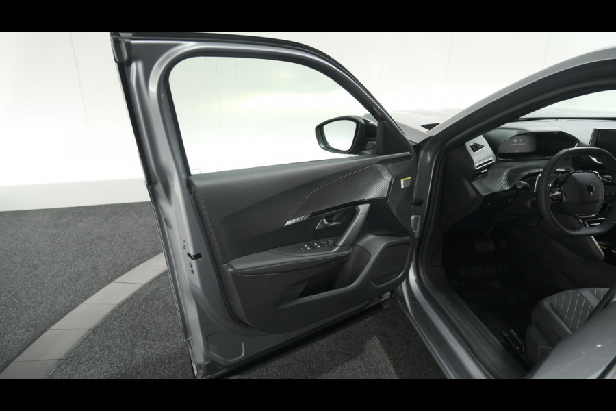 Peugeot 2008 PureTech 130 EAT8 Allure | 360 Camera | Dodehoekdetectie | Stoelverwarming | Apple Carplay