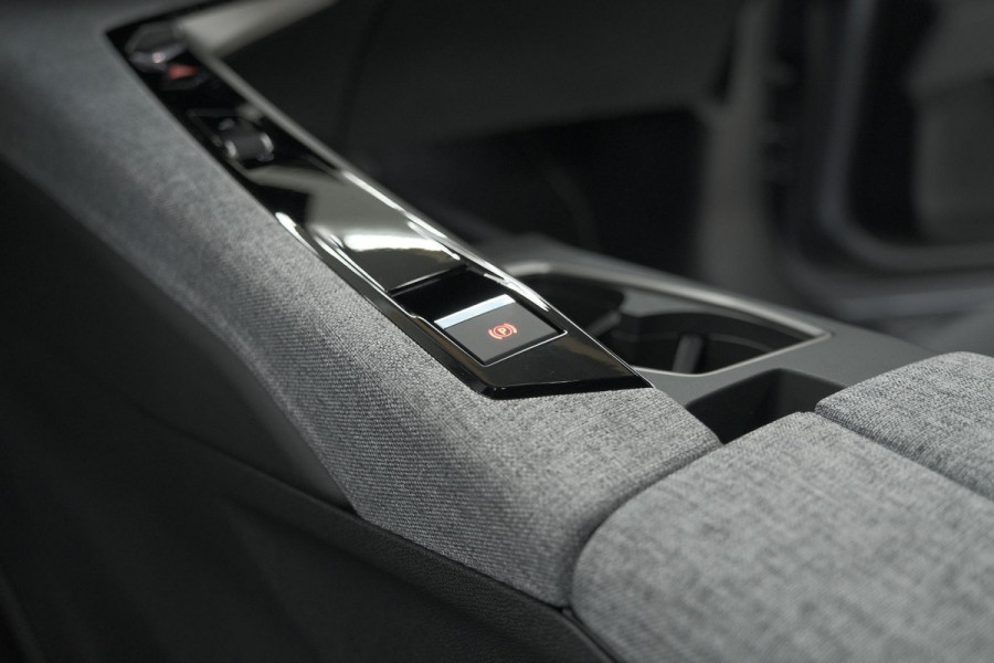 Peugeot 3008 1.2 Hybrid 145 GT | Elektrische Kofferklep | Camera | Stoelverwarming | Navigatie