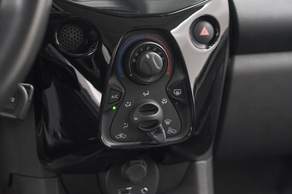 Citroën C1 1.0 VTi Shine | Automaat | Stoelverwarming | Camera | Lederen bekleding