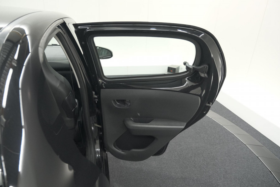 Citroën C1 1.0 VTi Shine | Automaat | Stoelverwarming | Camera | Lederen bekleding