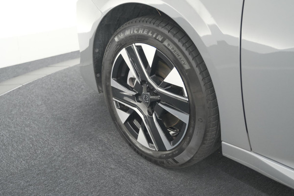 Peugeot 208 PureTech 100 Allure | Gris Selenium | Apple Carplay | Parkeersensoren | Climate Control