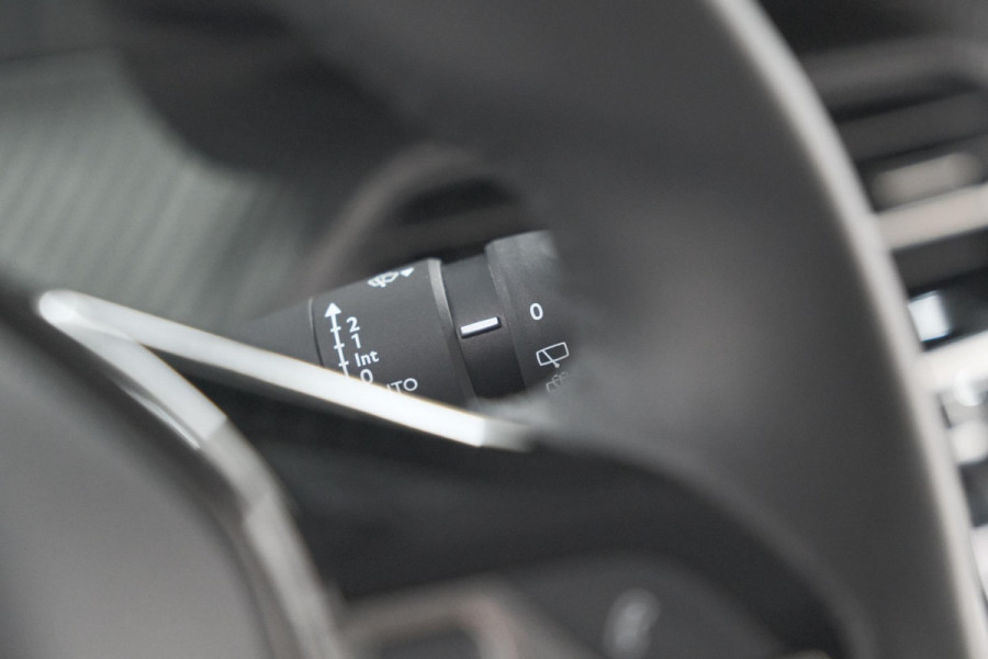 Peugeot 208 PureTech 100 Allure | Gris Selenium | Apple Carplay | Parkeersensoren | Climate Control