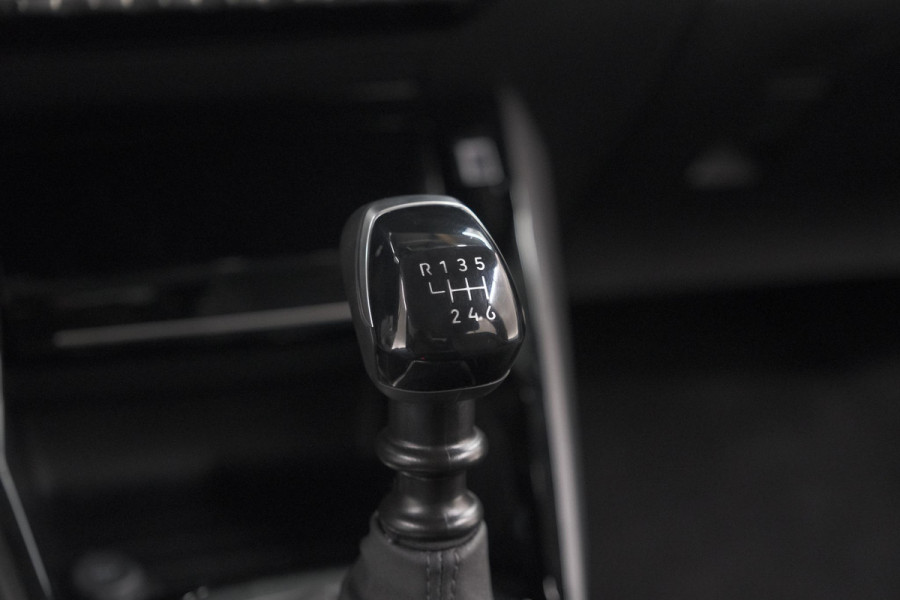 Peugeot 208 PureTech 100 Allure | Gris Selenium | Apple Carplay | Parkeersensoren | Climate Control