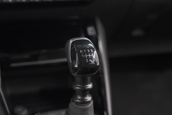 Peugeot 208 PureTech 100 Allure | Gris Selenium | Apple Carplay | Parkeersensoren | Climate Control