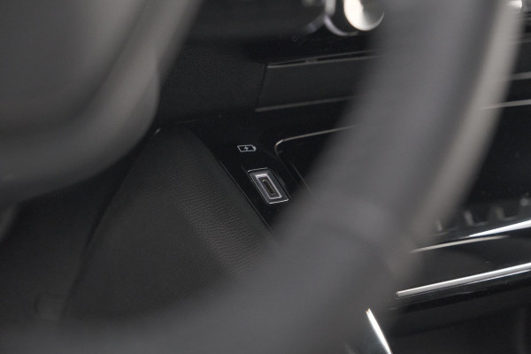 Peugeot 208 PureTech 100 Allure | Gris Selenium | Apple Carplay | Parkeersensoren | Climate Control