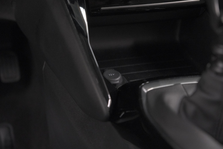 Peugeot 208 PureTech 100 Allure | Gris Selenium | Apple Carplay | Parkeersensoren | Climate Control