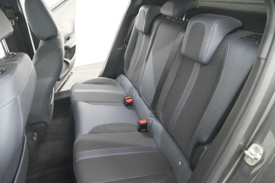 Peugeot 2008 PureTech 130 Allure Pack | Adaptieve Cruise Control | Stoelverwarming | Camera | Apple Carplay