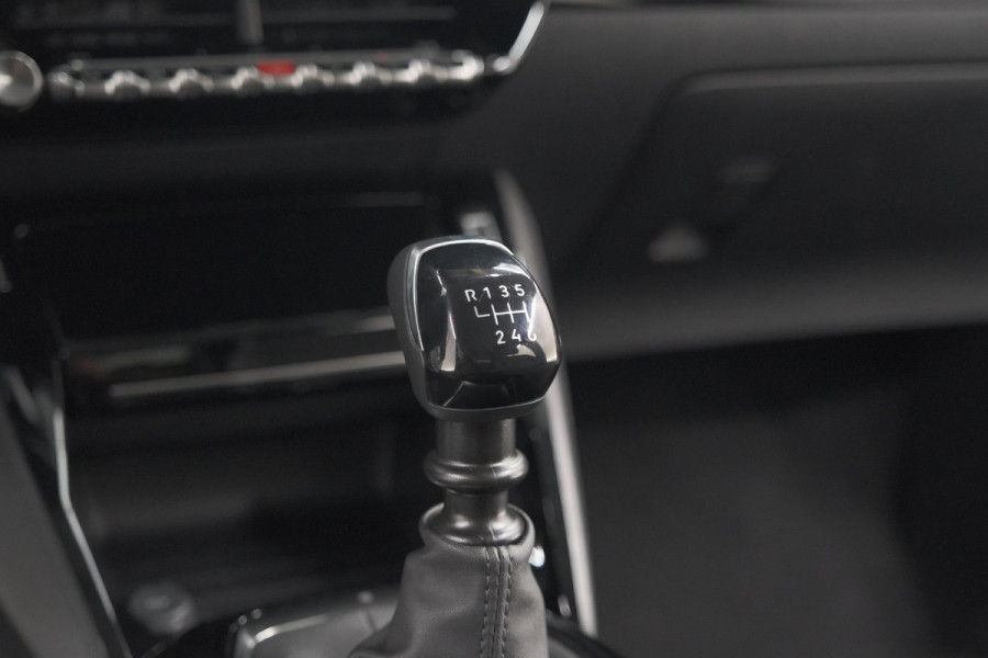 Peugeot 208 PureTech 100 Allure Pack | Nieuw Model | Apple CarPlay | Parkeersensoren | Climate Control