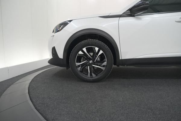 Peugeot 2008 PureTech 100 Allure Pack | Allseason Banden | Parkeersensoren | Apple Carplay
