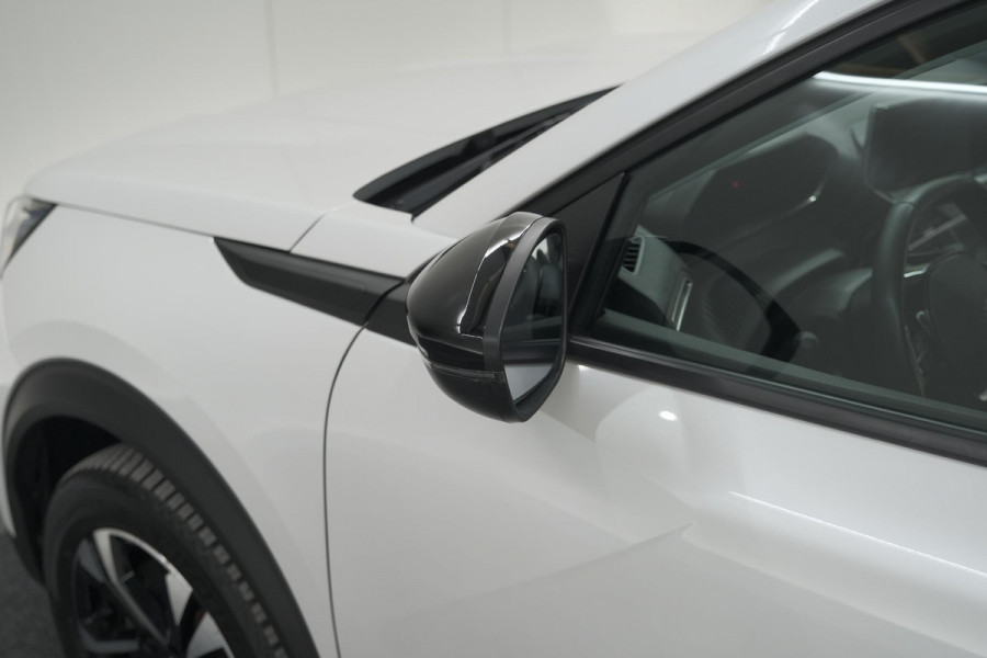 Peugeot 2008 PureTech 100 Allure Pack | Allseason Banden | Parkeersensoren | Apple Carplay