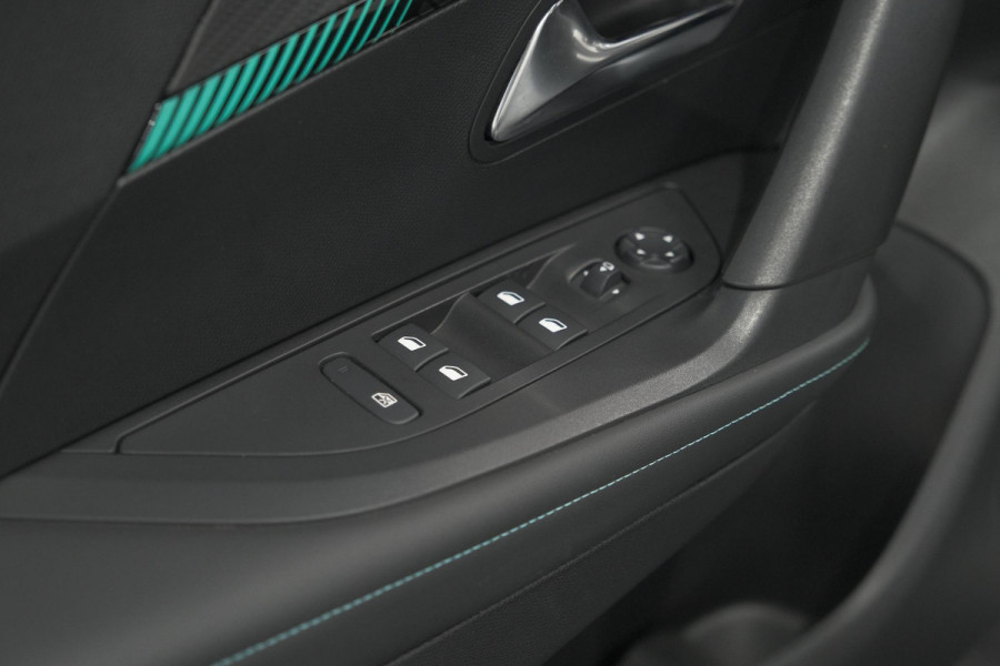 Peugeot 2008 PureTech 100 Allure Pack | Allseason Banden | Parkeersensoren | Apple Carplay