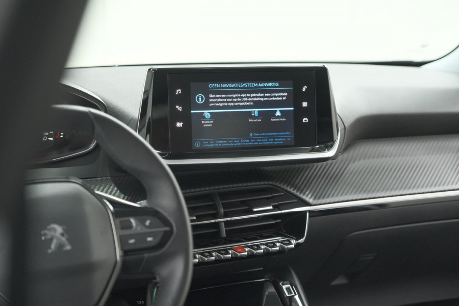 Peugeot 2008 PureTech 100 Allure Pack | Allseason Banden | Parkeersensoren | Apple Carplay