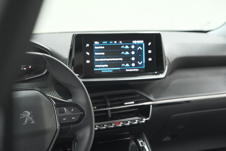 Peugeot 2008 PureTech 100 Allure Pack | Allseason Banden | Parkeersensoren | Apple Carplay