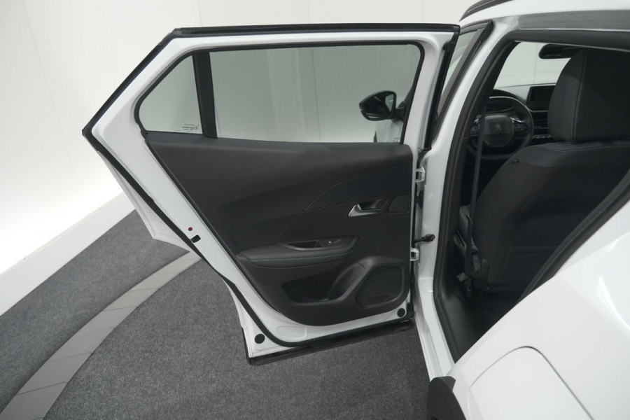Peugeot 2008 PureTech 100 Allure Pack | Allseason Banden | Parkeersensoren | Apple Carplay