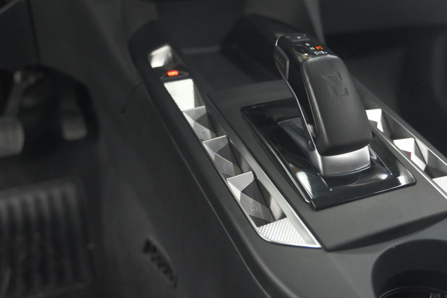 DS DS 3 Crossback E-Tense So Chic 50 kWh | 3 Fase | Camera | Dodehoekdetectie | Apple Carplay