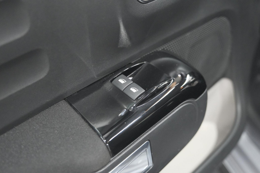 Citroën C3 PureTech 110 EAT6 Max | Apple Carplay | Parkeersensoren | Climate Control | 16 Inch Lichtmetalen Velgen