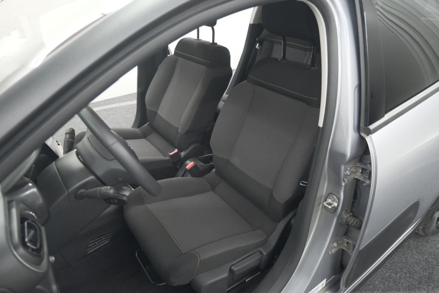 Citroën C3 PureTech 110 EAT6 Max | Apple Carplay | Parkeersensoren | Climate Control | 16 Inch Lichtmetalen Velgen