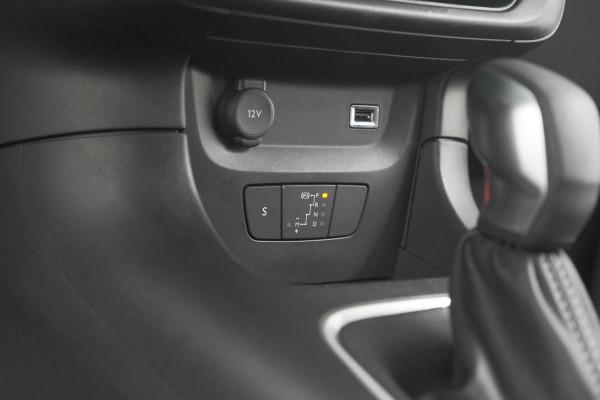 Citroën C3 PureTech 110 EAT6 Max | Apple Carplay | Parkeersensoren | Climate Control | 16 Inch Lichtmetalen Velgen