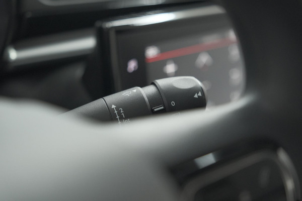 Citroën C3 PureTech 110 EAT6 Max | Apple Carplay | Parkeersensoren | Climate Control | 16 Inch Lichtmetalen Velgen
