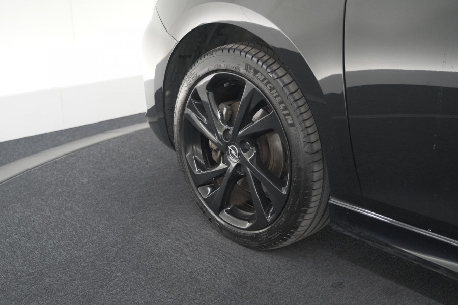 Opel Corsa Turbo 100 GS Line | Parkeersensoren | Apple Carplay | 17 Inch Lichtmetalen Velgen