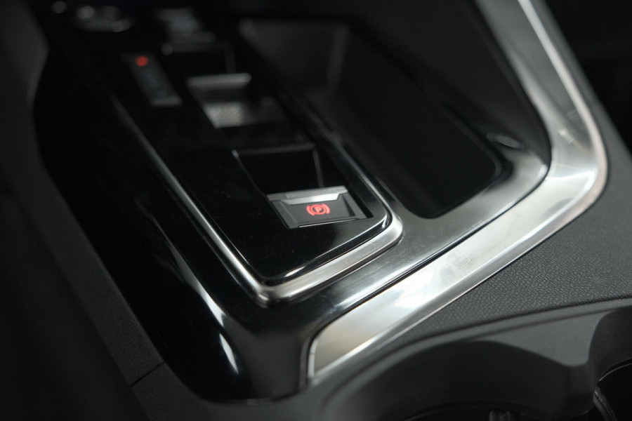 Peugeot 5008 PureTech 130 EAT8 Active Pack | 7 Zitplaatsen | Camera | Apple Carplay | Parkeersensoren